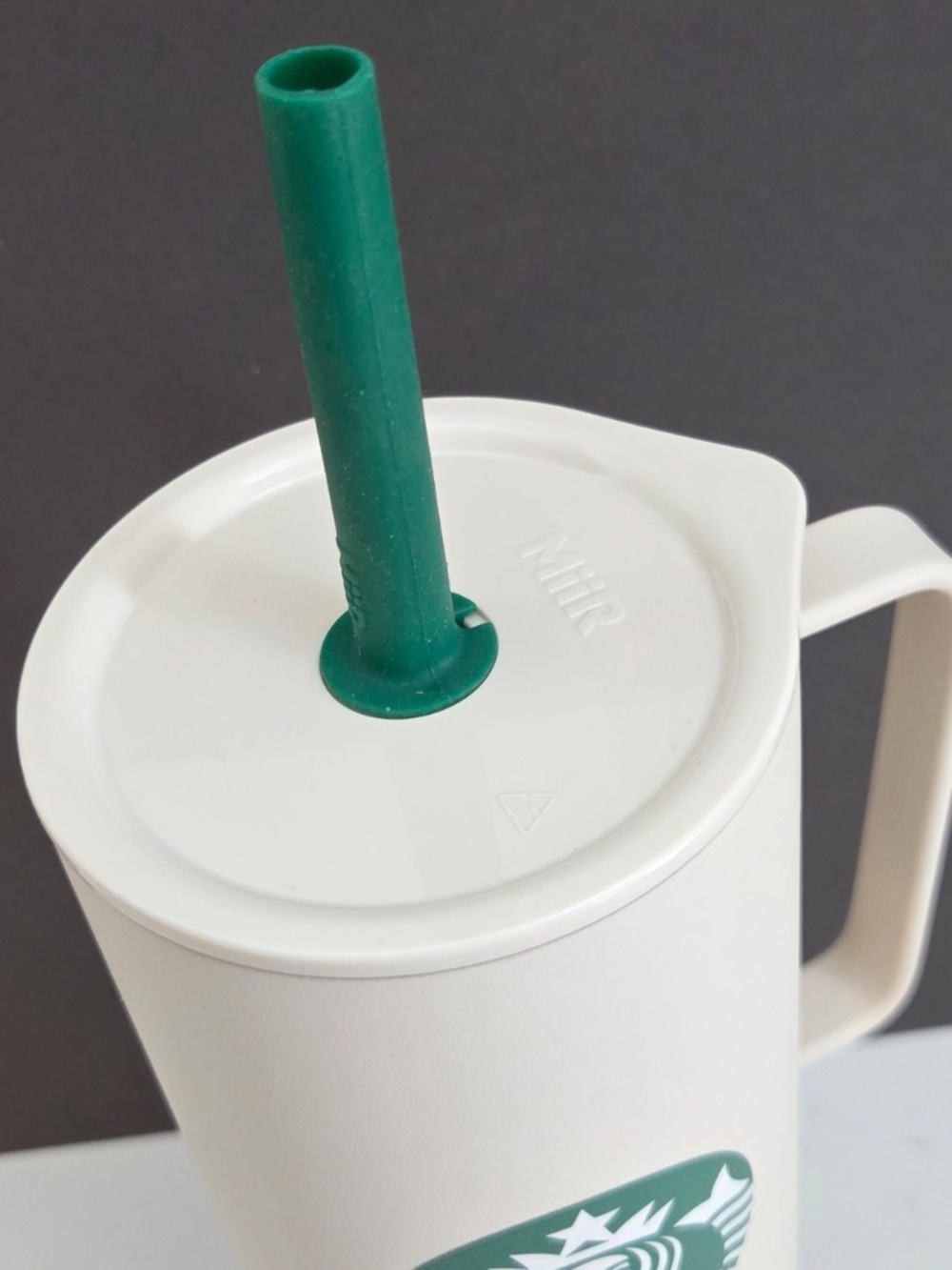 Starbucks x MiiR 2025 Limited Holiday White/Beige Tumbler 32oz with Handle - Picture 4 of 8